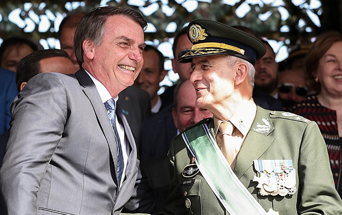Instituições reagiram tarde ao 'caos programado' por Bolsonaro, diz historiador